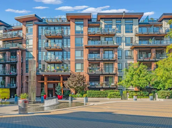 723 W 3rd St #226, North Vancouver, BC V7L 1G8