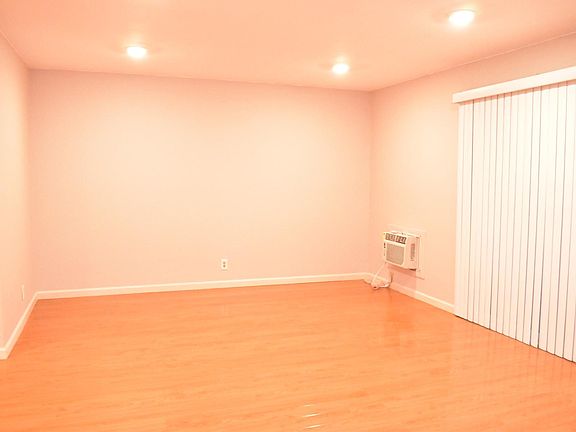 5th image of 10160 Beardon Dr APT 1