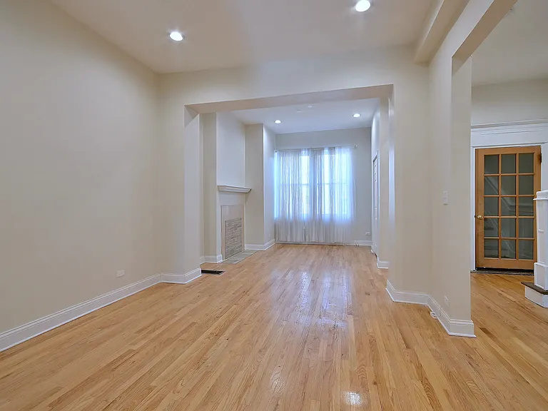 233 N Sacramento Blvd — Photo 9