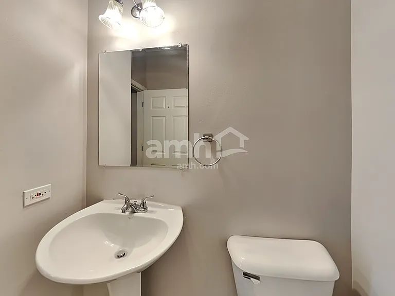 1575 Arlington St — Photo 9