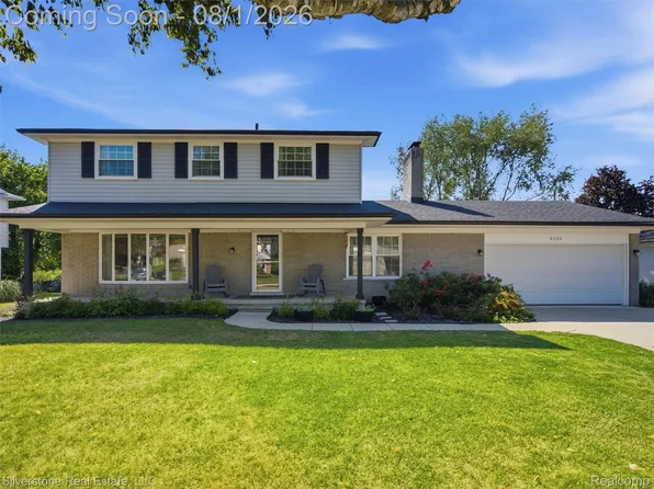 2135 Wayward Dr, Rochester Hills, MI 48309
