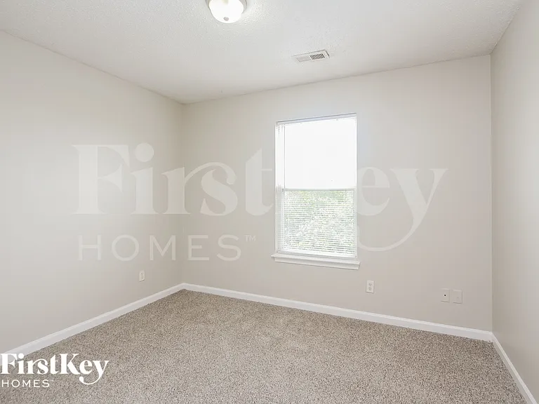 1229 Kenwood Dr — Photo 9