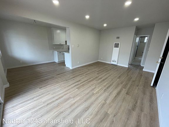 4th image of 1243 N Mansfield Ave #7