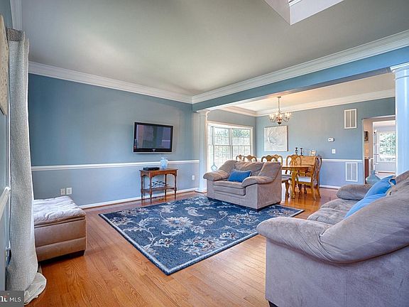 3rd image of 5413 Bowers Hill Dr