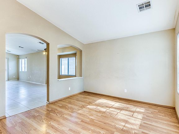 5th image of 10622 W Pomo St