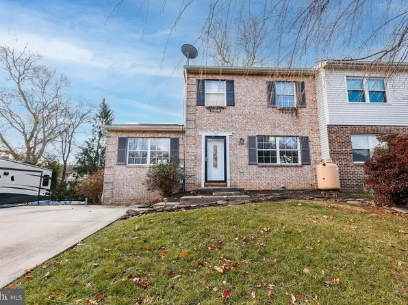 1037 Tom Paine Dr, Lancaster, PA 17603