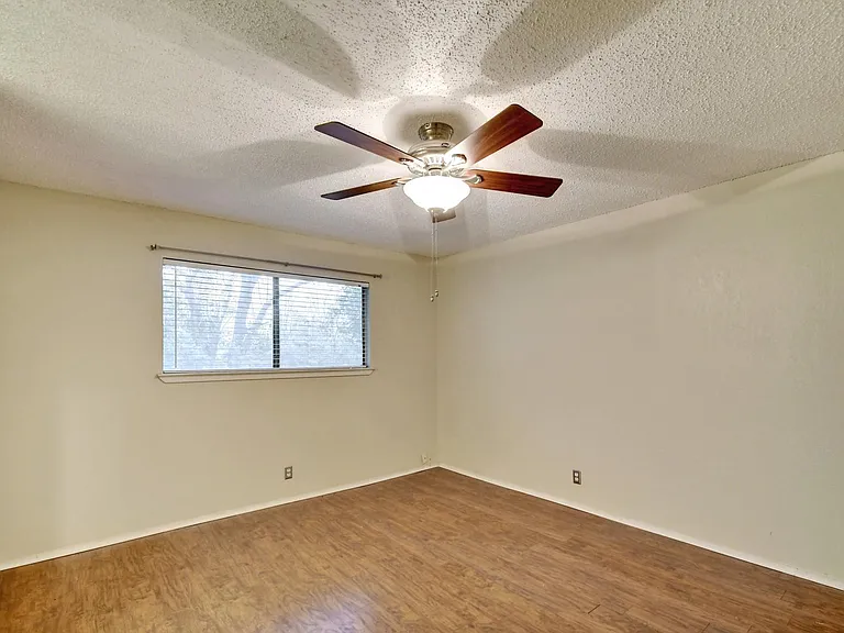 506 S Mount Rushmore Dr — Photo 14