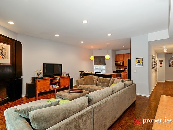 Kitchen / Living Room