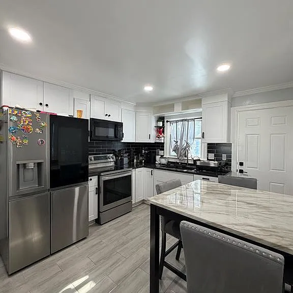 22 Irving Pl #1 — Photo 3