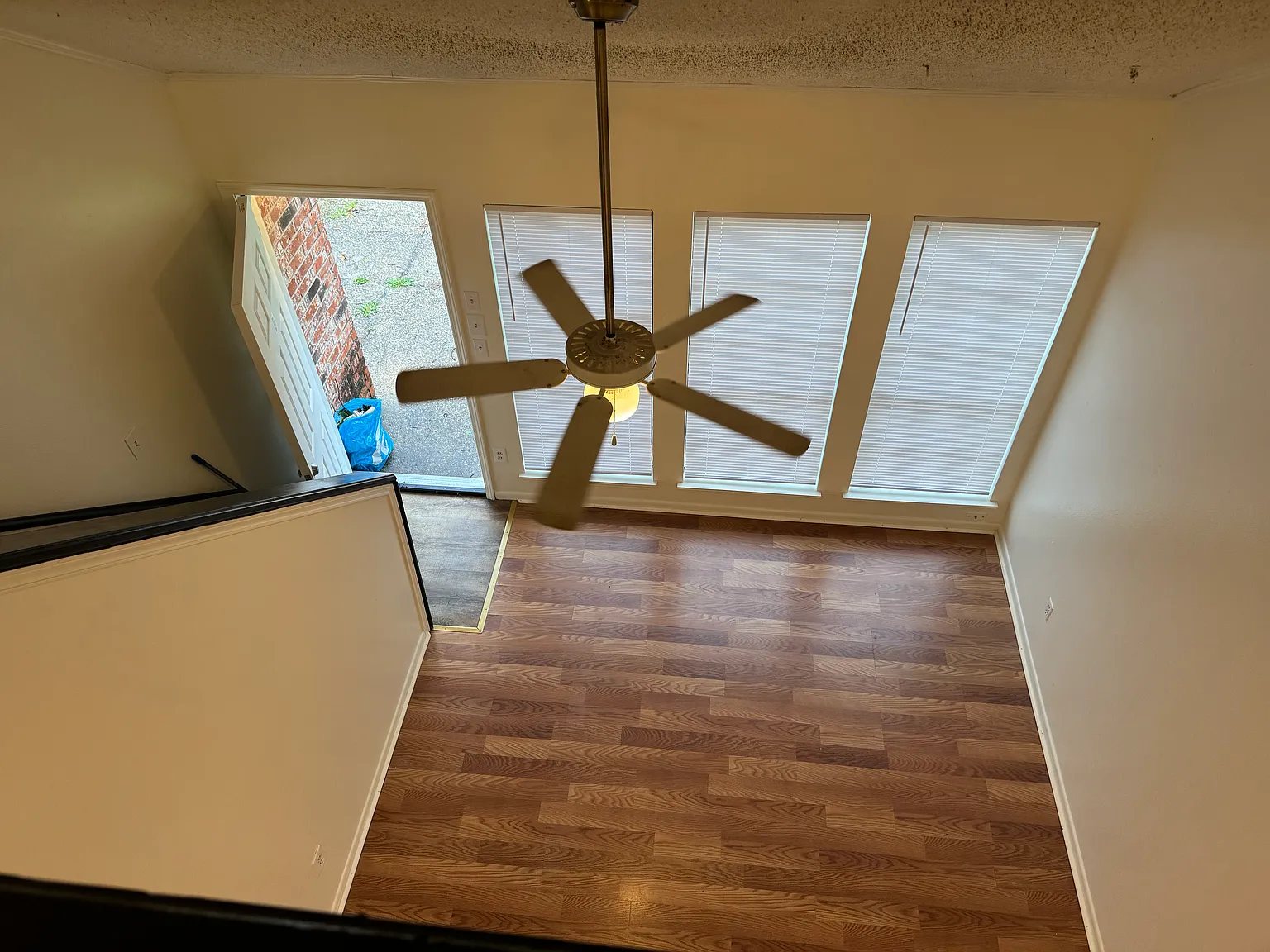 208 Belfast St — Photo 4