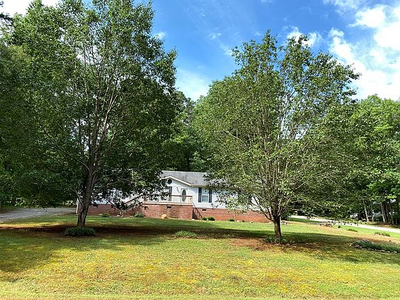 2nd image of 525 Wildwood Cir