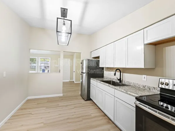 1139 Lakeview Ave, Saint Louis, MO 63138