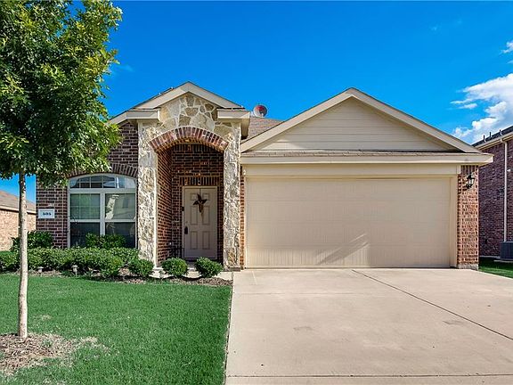 2nd image of 505 Hawthorn Dr