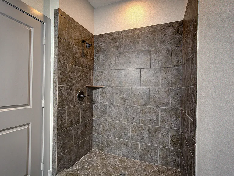 604 Maple St #2 — Photo 8