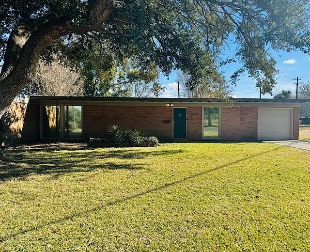 1st image of 3500 Doris St