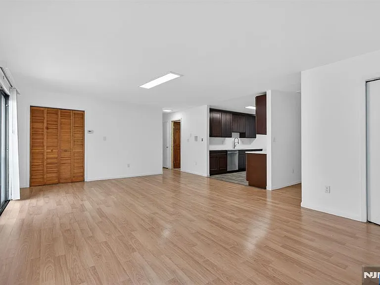 485 Broadway — Photo 1