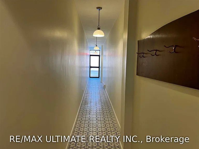 1065B Saint Clair Ave W — Photo 24