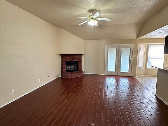 3rd image of 4201 Lonesome Dove Dr