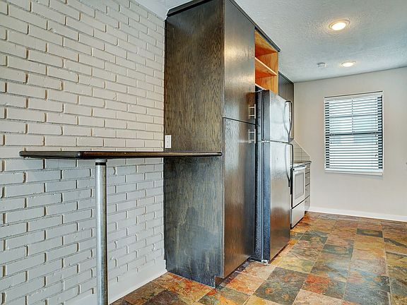 2nd image of 1501 Hyde Park Blvd APT 23