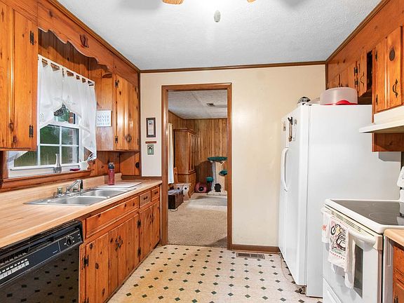 3rd image of 1578 Lewisburg Pike