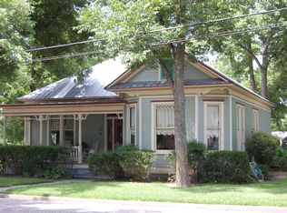 310 N Rusk St, Fayetteville, TX 78940