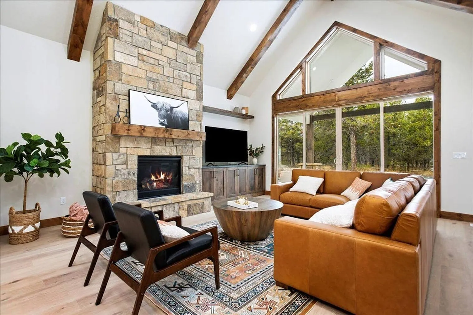 4 bed, 3.0 bath, 742 sqft, $8,367 — Photo 1