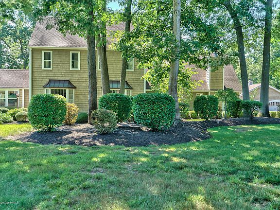 4th image of 520 Eagle Point Dr