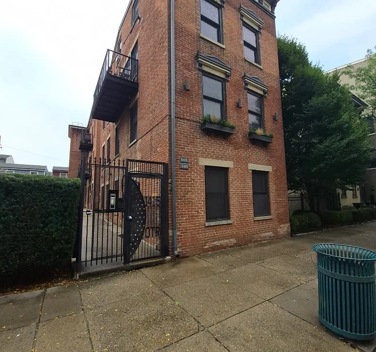 1413 Race St #1