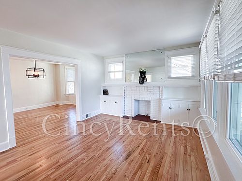 3rd image of 3623 Amberson Ave Floor 2