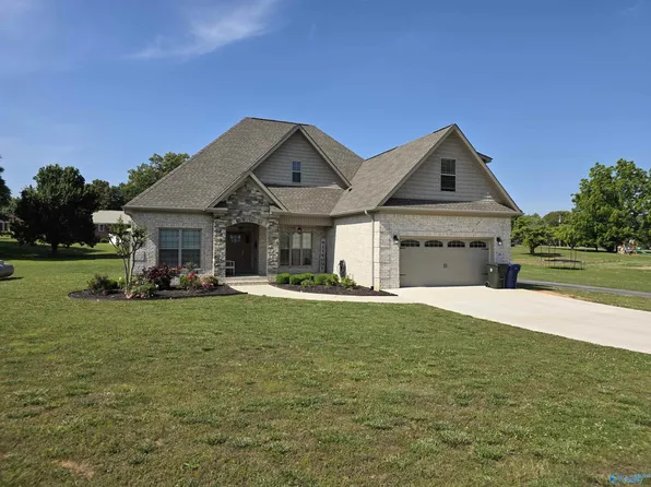 756 Delynn Dr, Hazel Green, AL 35750