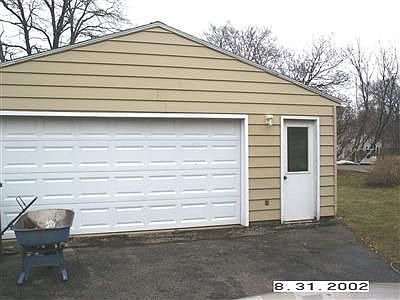 5th image of 429 Loomis Ave