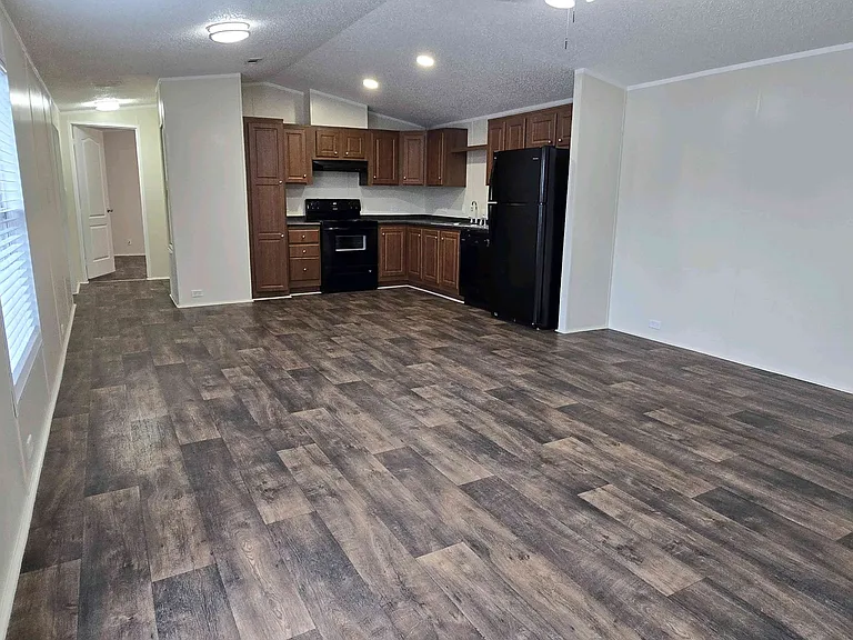 709 N Collins Fwy #129 — Photo 6