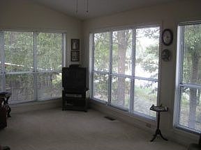 3rd image of 582 Medcalf Dr