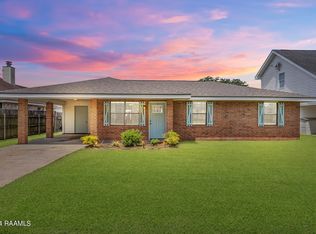 102 Marietta Dr, Youngsville, LA 70592