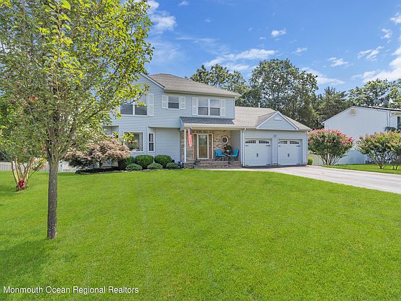 3rd image of 1005 Isaac Ct