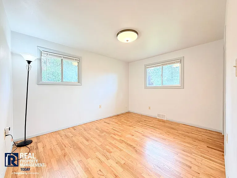 319 104th St E — Photo 11