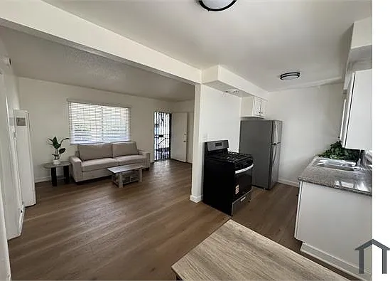 8219 S Western Ave #1 — Photo 4