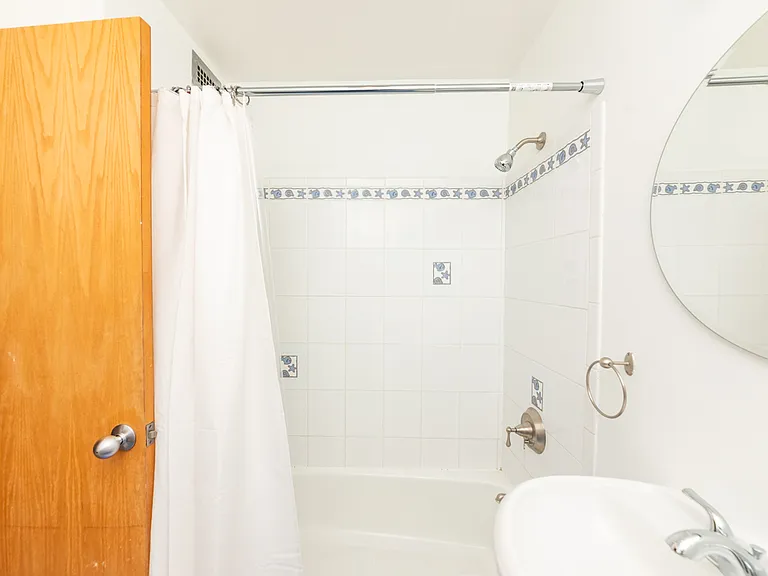1455 N Sandburg Ter #1003B — Photo 13