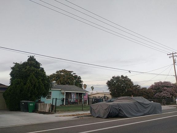 3rd image of 19926 Geer Ave
