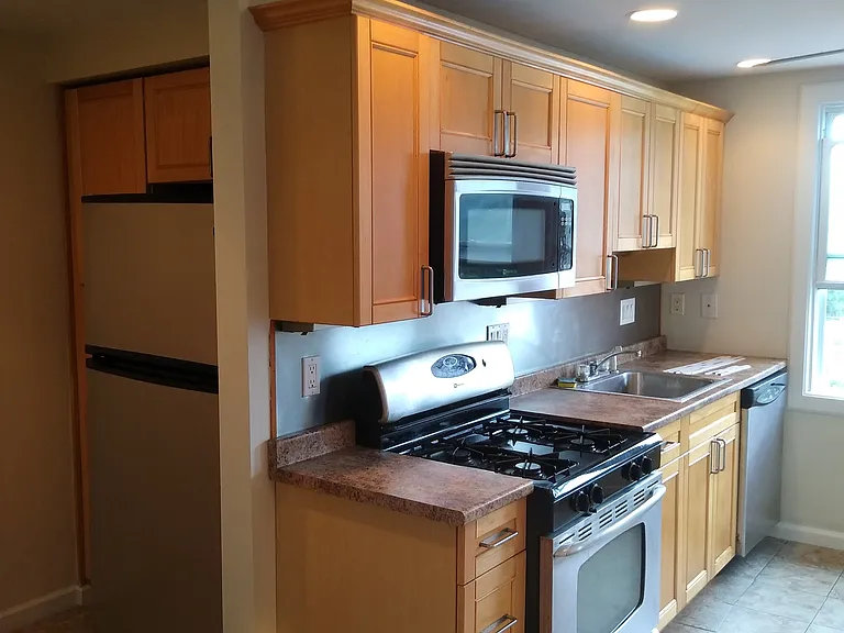 337 Savin Ave #3 — Photo 2