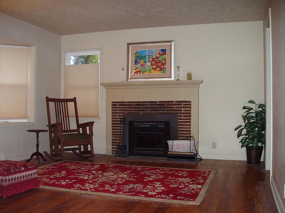2nd image of 4116 38th Ave SW