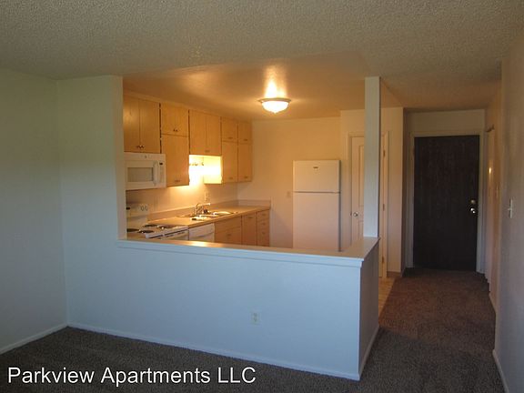 4th image of 4400 Parkview Dr APT 203