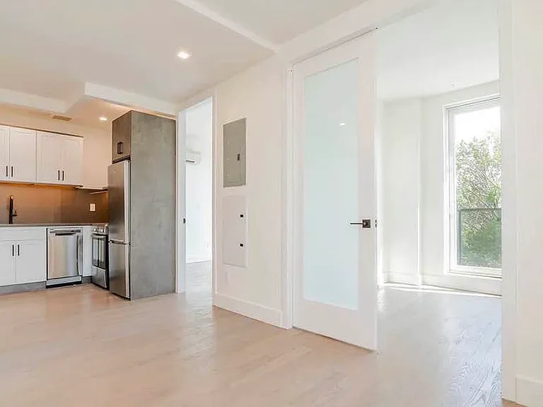 2909 Albemarle Rd #4R — Photo 1