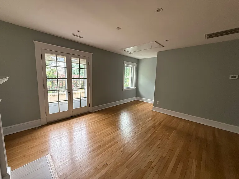 139 S Colonial Ave — Photo 12