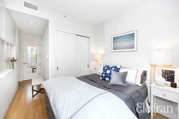 Sold by (Legacy) Elegran | media 5