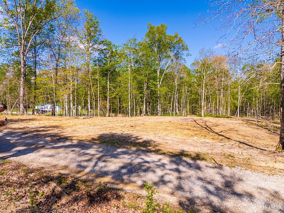 1st image of 613 Dawn Ln