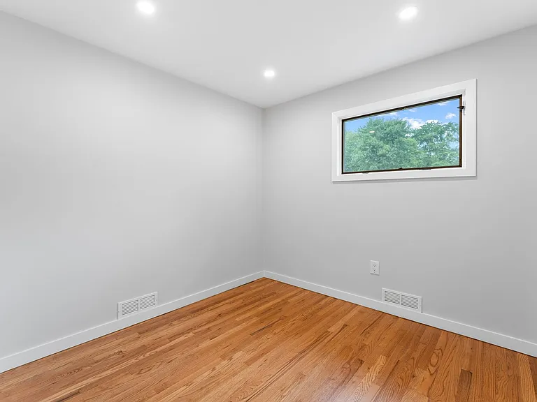 8 Brook Way — Photo 15