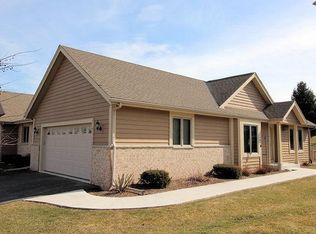N21W24255 E Parkway Meadow Cir, Pewaukee, WI 53072