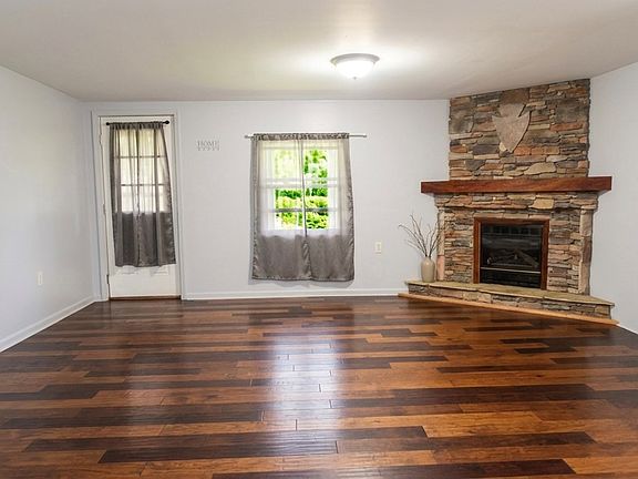 4th image of 719 Wilson Rd