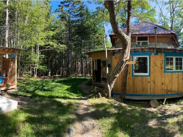 143 Cedar Dr, Richmond, NS B0E 3B0